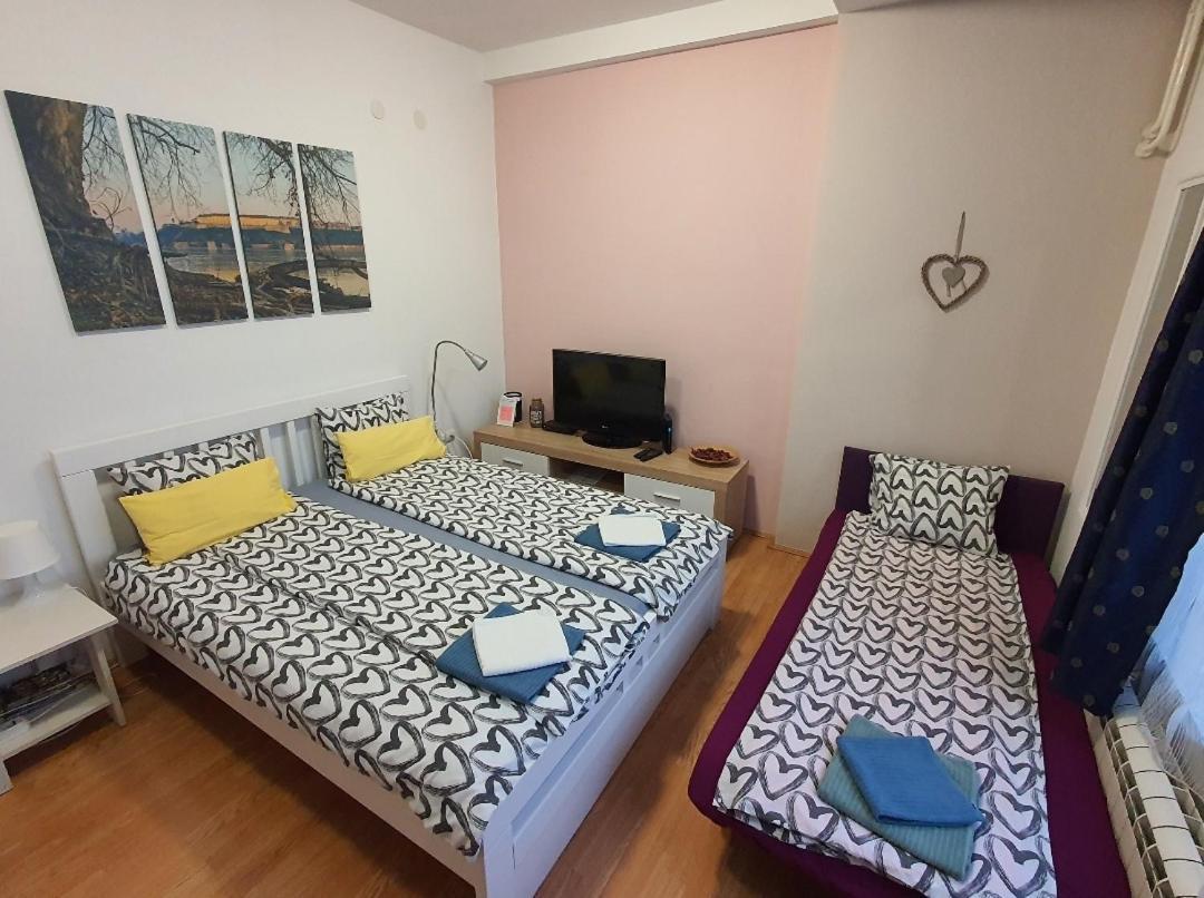 Studio Apartman Ld U Strogom Centru Novi Sad Exterior photo
