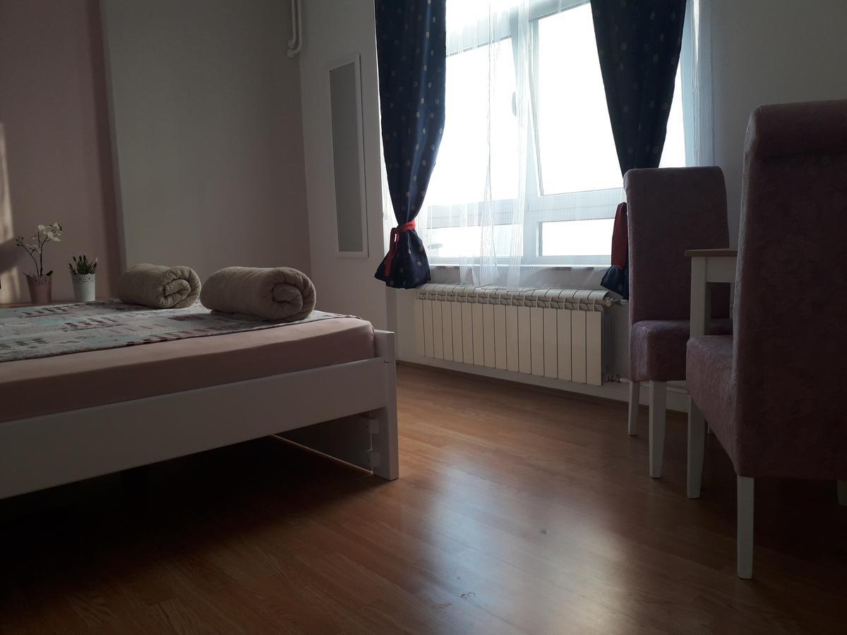 Studio Apartman Ld U Strogom Centru Novi Sad Exterior photo