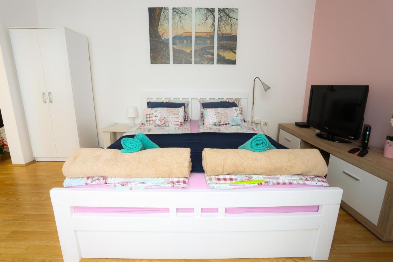 Studio Apartman Ld U Strogom Centru Novi Sad Exterior photo